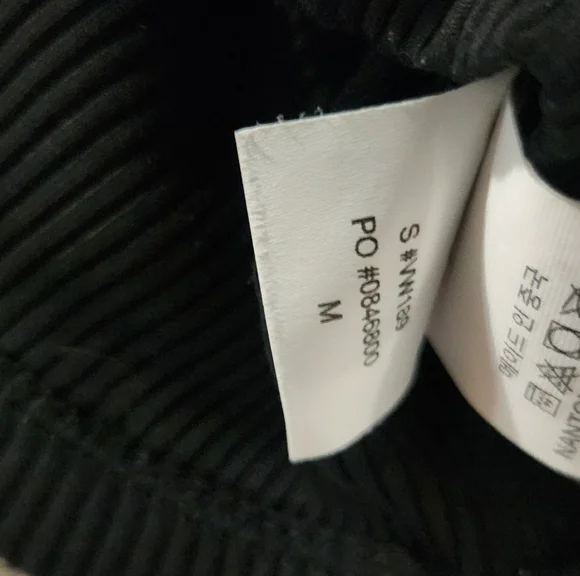 Vuori Women's Black Cross-Back Top - Picture 6 of 6